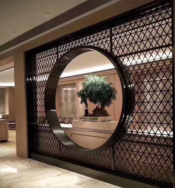 酒店餐廳的不銹鋼屏風(fēng)該怎么選？