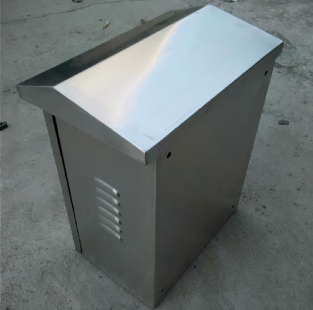 不銹鋼機箱機柜加工制作時(shí)需要注意哪些？
