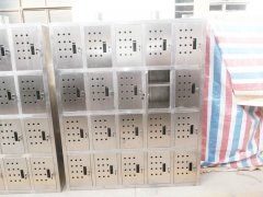 西安帶鎖帶透氣孔的不銹鋼鞋柜