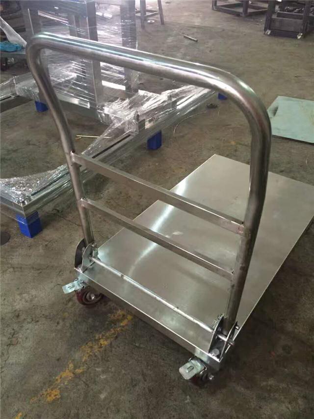 整潔美觀(guān)，各類(lèi)不銹鋼推車(chē)
